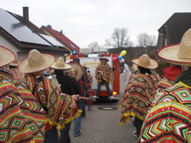 Das vereinseigene Tambourcorps spielte auf dem Umzug in Holzweiler/Vettelhofen. Foto: JSG Lantershofen