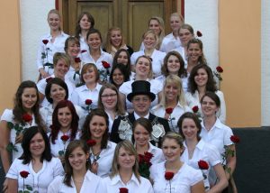2011 König: Marco Schmidt von links nach rechts und von hinten nach vorne: Annika Jungmann, Lieve van den Berghe, Nathalie Franzen, Miriam Weltken, Hannah Scholl/ Ivonne Ulrich, Alyssa Alfter, Anna Reimann, Carina Schopp, Theresa Dünker / Alina Ahrend, Annika Ahrend-Assenmacher, Katrin Drodten, Kathrin Eckhardt, Sophia Ropertz, Theresa Harst / Franziska Schütz, Nathalie Harst, Tamara Klein, Carina Briel, Elisa Lypken / Lena Hess, Anna-Maria Schütz, Carina Moitz, Yvonne Großgarten, Anja Knieps / Ina Scholl, Anna-Lena Großgarten, Yvonne Lindenau, Judith Bendel Foto: Thomas Schaaf