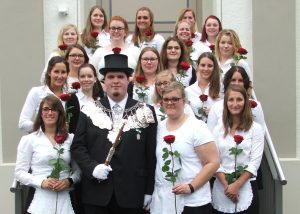 2017 König: Benedikt Fabritius von links nach rechts und von hinten nach vorne: Lieve van den Berghe, Miriam Weltken, Nadine Schnarkowski / Antje Grellmann, Victoria Bonesteel, Thekla Feist, Hannah Scholl / Judith Bendel, Sophia Ropertz, Antonia Schwarz / Franziska Schütz, Franziska Gerhard, Tamara Klein, Lena Hess / Nathalie Franzen, Alina Ahrend / Anne Simons, Patricia Rech, Ivonne Ulrich Foto: Friedhelm Sebastian