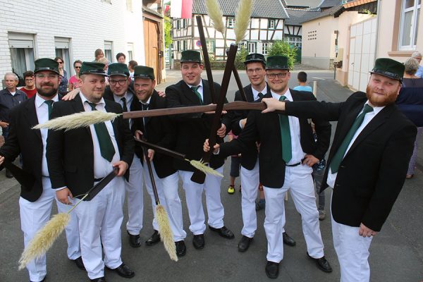 Kirmes2018 06 Die Mösche sind ein Garant für exzellente Marschierkünste und sorgen stets für gute Laune während der Kirmestage. Foto: Dirk Unschuld