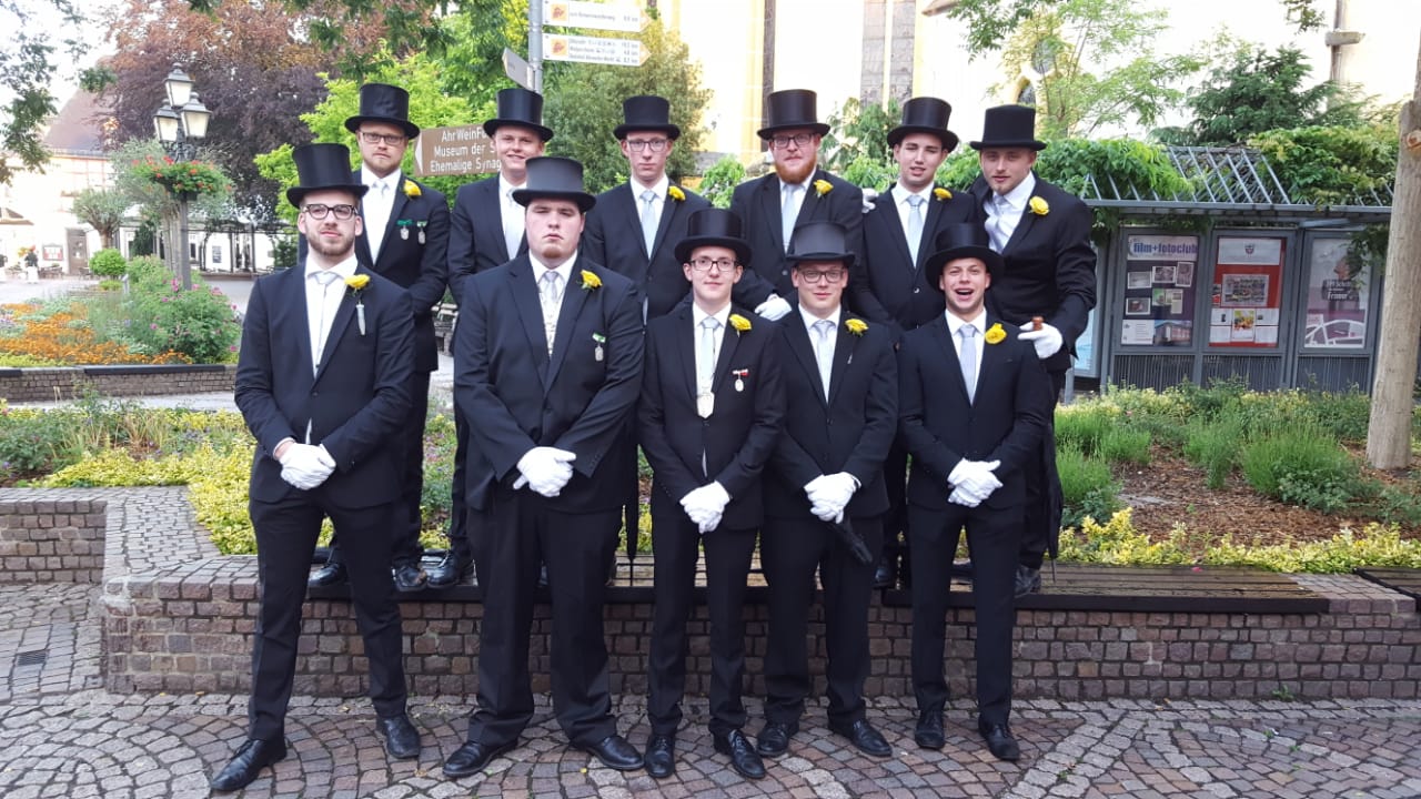 Erstaunlich frische Gesichter nach dem Ende des Trinkzuges. Foto: JSG Lantershofen