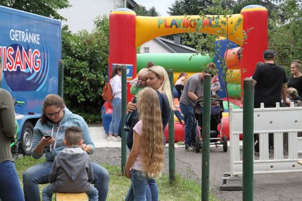 Maubichfest17 02 Kinderbelustigung, Hüpfburg, Schminken und andere Spiele sind stets gefragt bei den Kindern. Foto: Thomas Schaaf